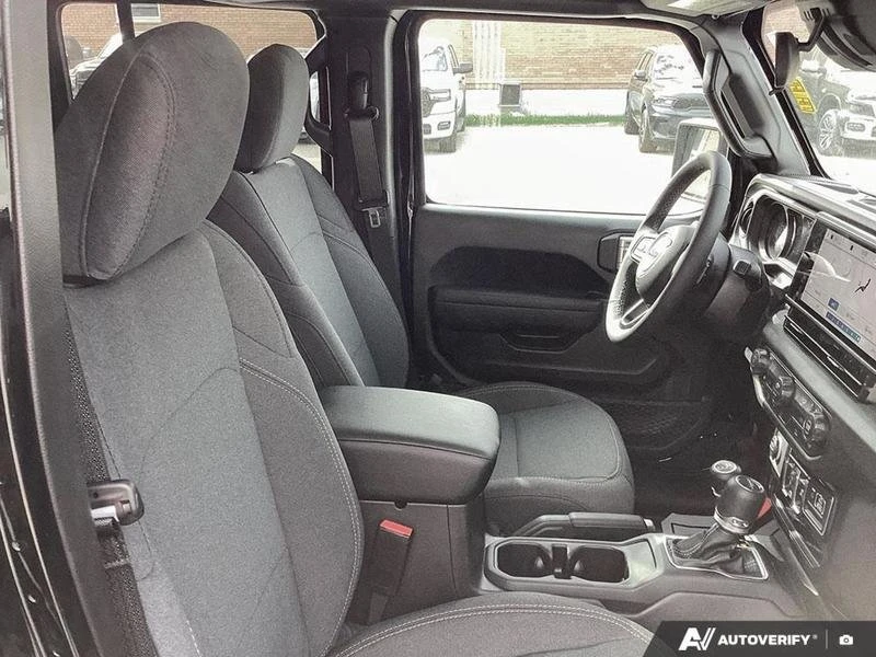 2026 Jeep JT Gladiator - Image 15 of 18