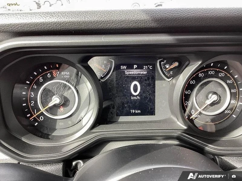 2026 Jeep JT Gladiator - Image 10 of 18