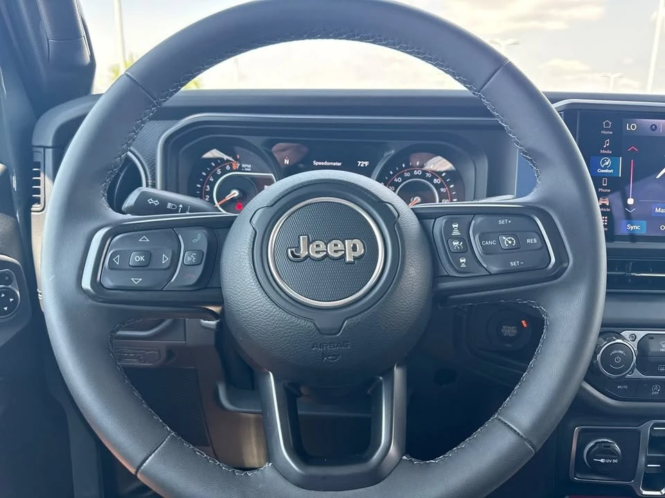 2026 Jeep JT Gladiator - Image 17 of 20