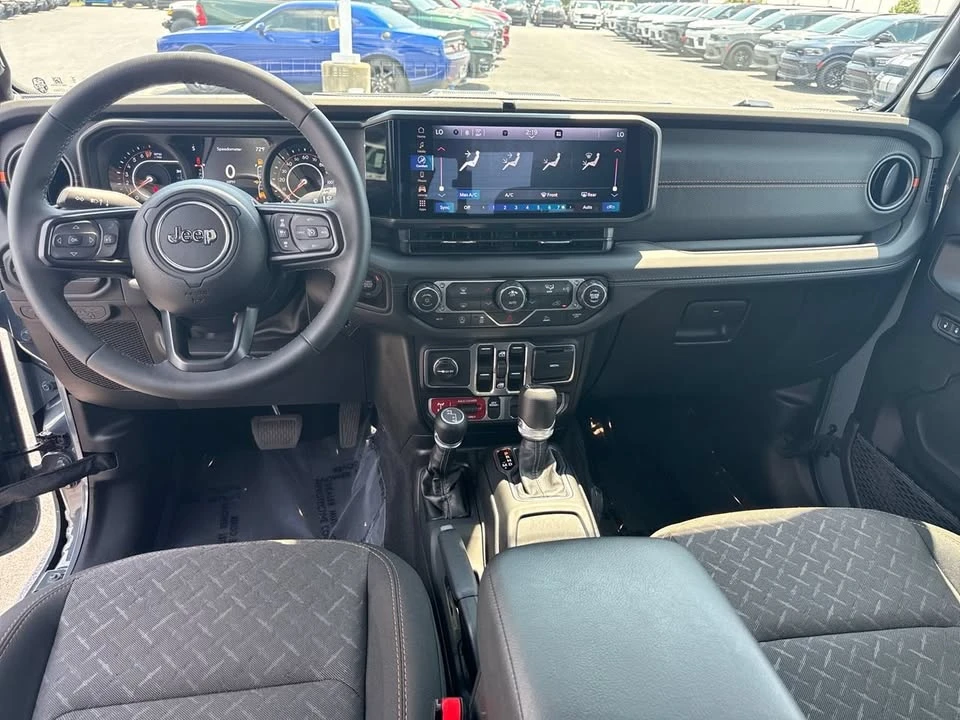 2026 Jeep JT Gladiator - Image 13 of 20