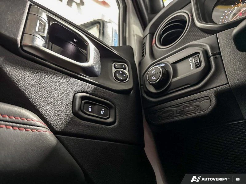 2026 Jeep JT Gladiator - Image 12 of 19