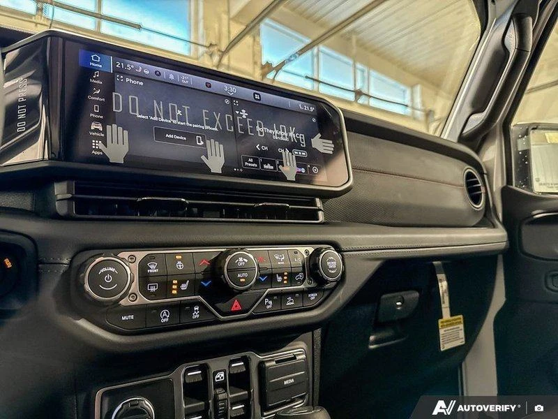 2026 Jeep JT Gladiator - Image 13 of 19