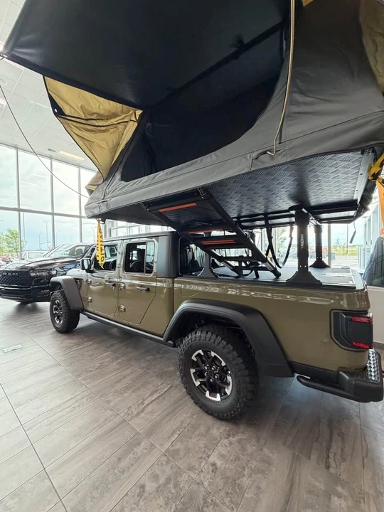 2026 Jeep JT Gladiator - Image 14 of 15