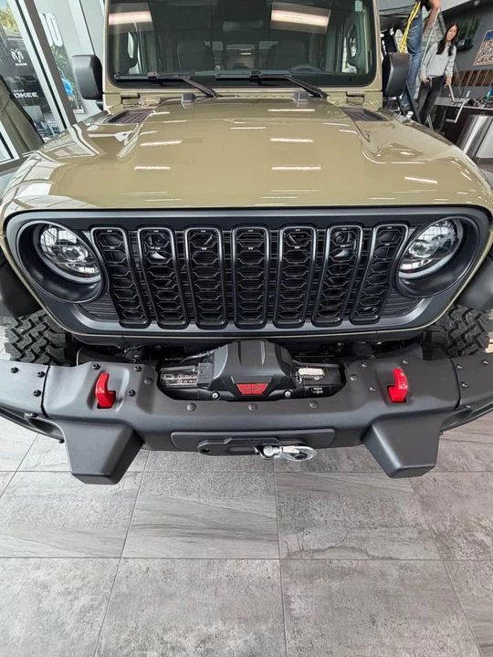 2026 Jeep JT Gladiator - Image 5 of 15