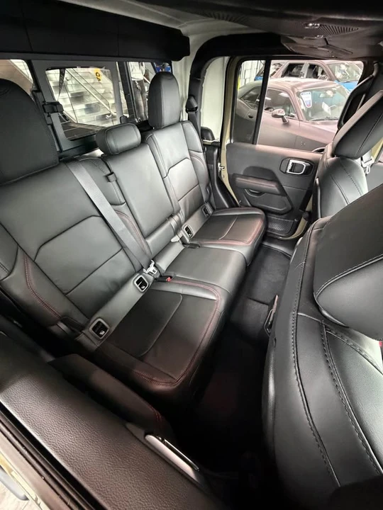 2026 Jeep JT Gladiator - Image 8 of 15
