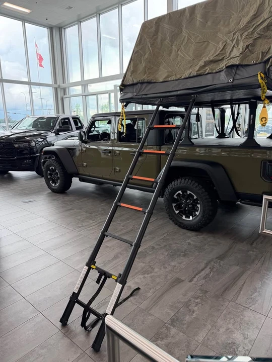 2026 Jeep JT Gladiator - Image 9 of 15