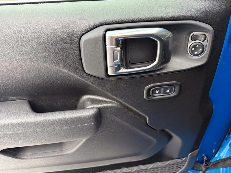 2026 Jeep JT Gladiator - Image 16 of 20