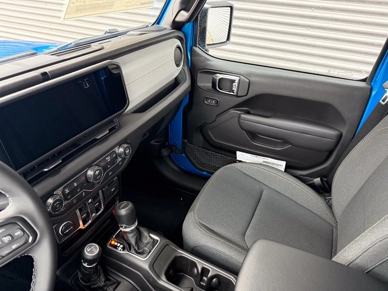 2026 Jeep JT Gladiator - Image 15 of 20
