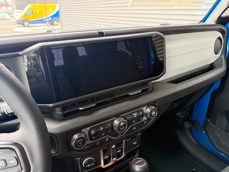 2026 Jeep JT Gladiator - Image 14 of 20