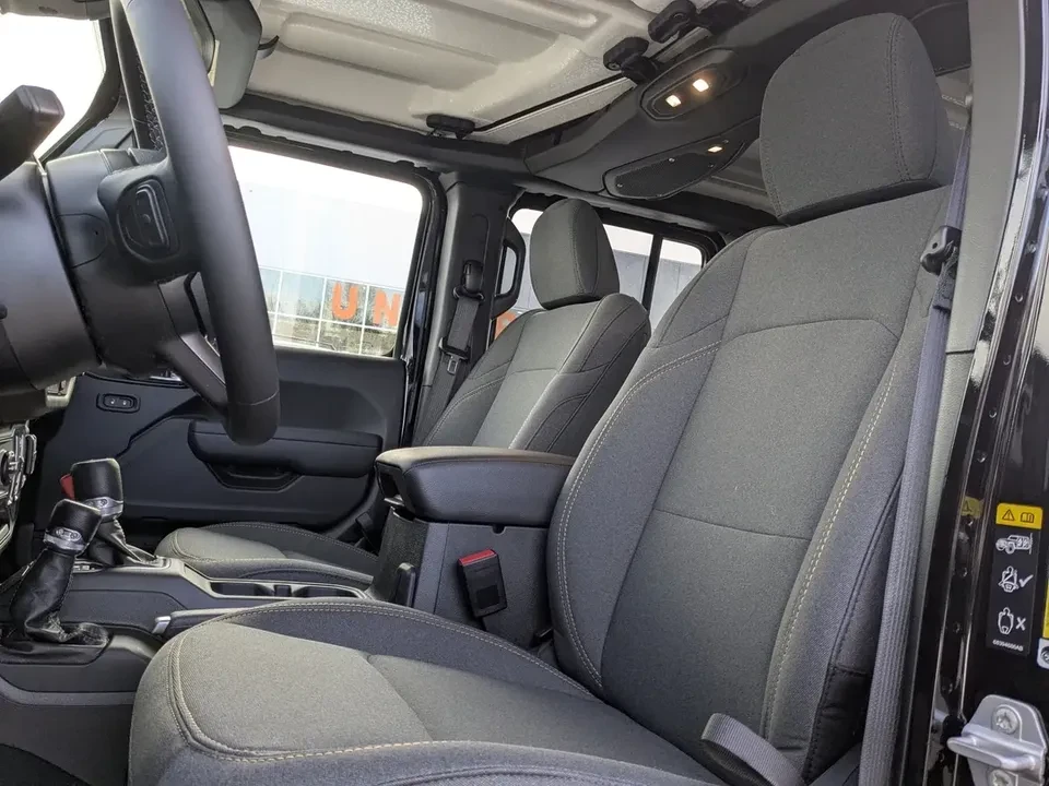 2026 Jeep JT Gladiator - Image 9 of 15