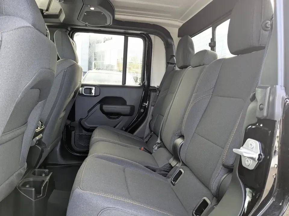 2026 Jeep JT Gladiator - Image 15 of 15