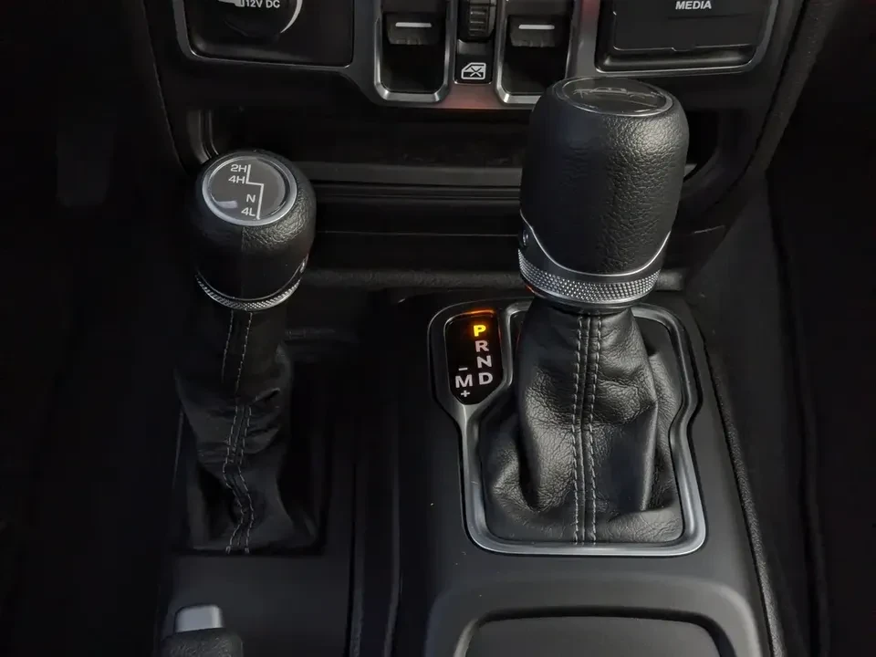 2026 Jeep JT Gladiator - Image 14 of 15