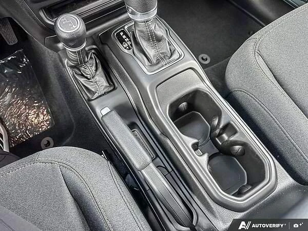 2026 Jeep JT Gladiator - Image 13 of 16