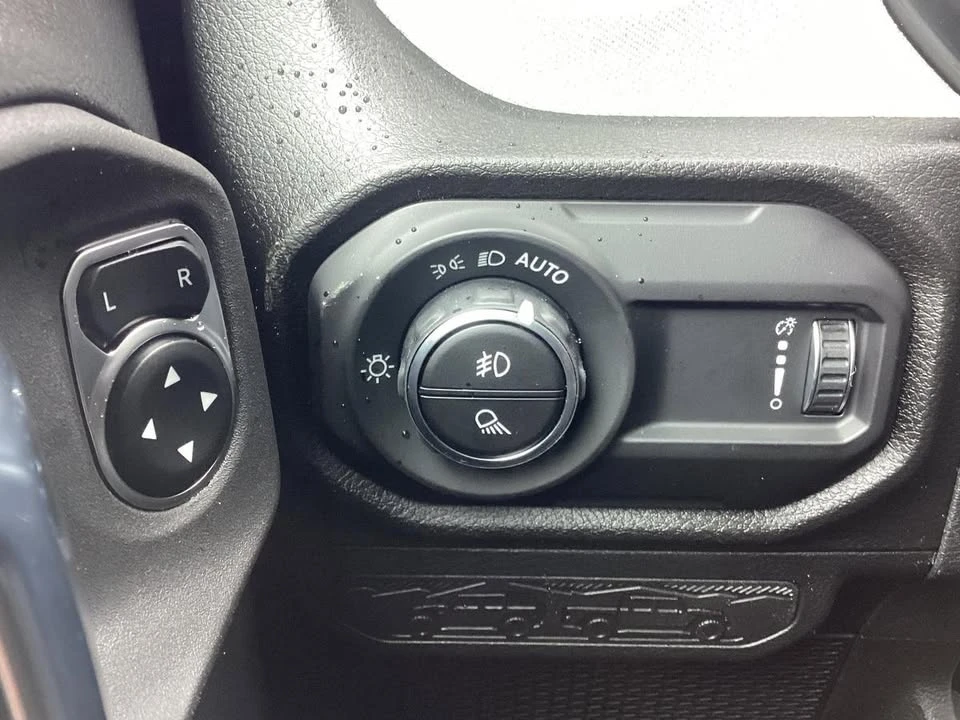 2026 Jeep JT Gladiator - Image 11 of 17