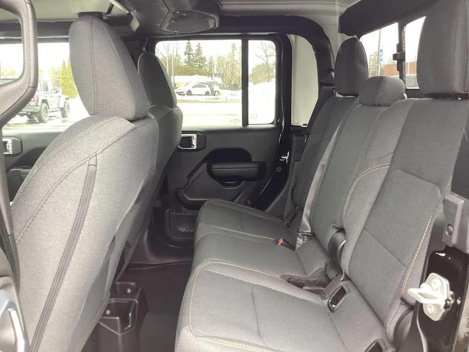 2026 Jeep JT Gladiator - Image 9 of 17