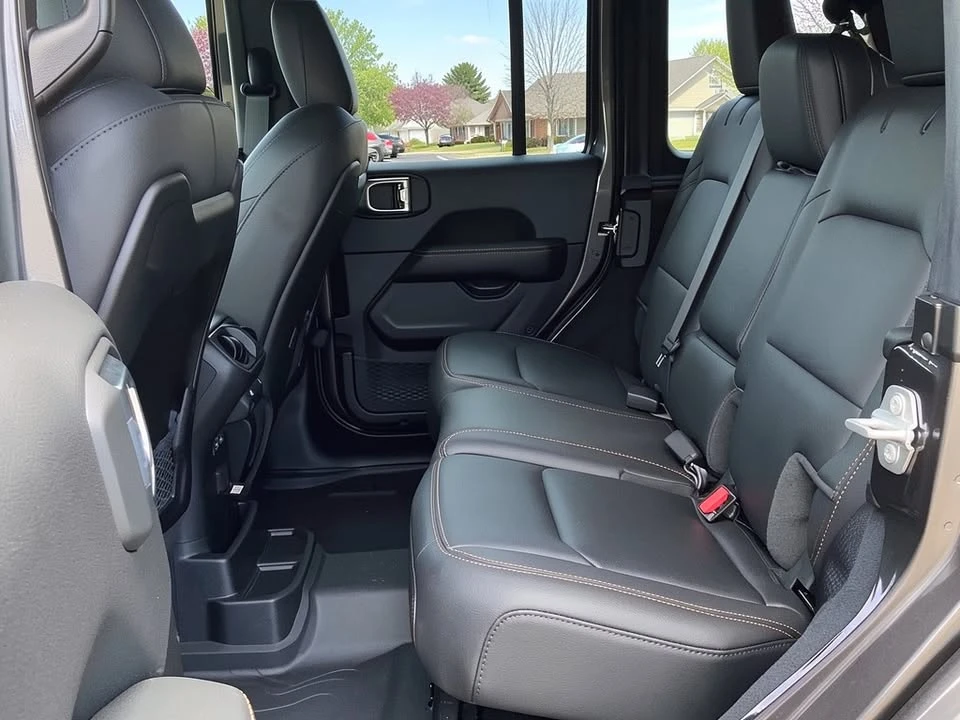 2026 Jeep JL Wrangler - Image 14 of 20