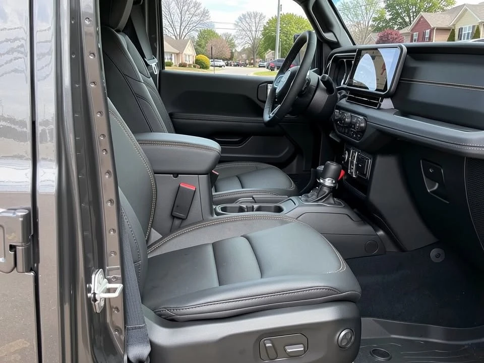 2026 Jeep JL Wrangler - Image 10 of 20