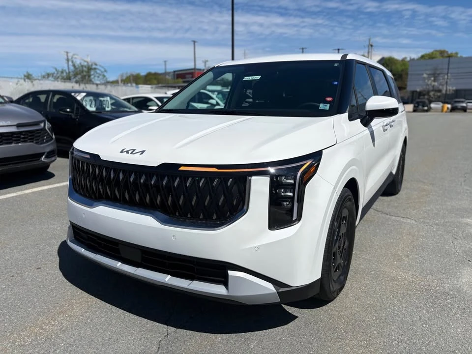 2026 Kia Carnival - Image 3 of 15