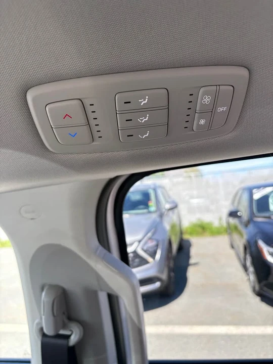 2026 Kia Carnival - Image 11 of 15