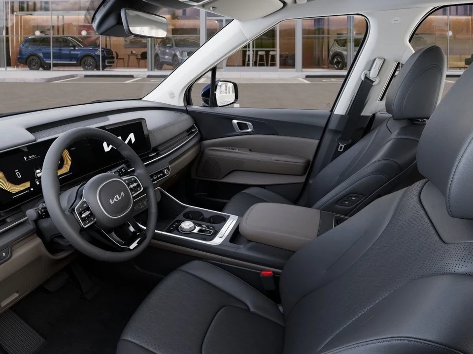2026 Kia Carnival - Image 17 of 21