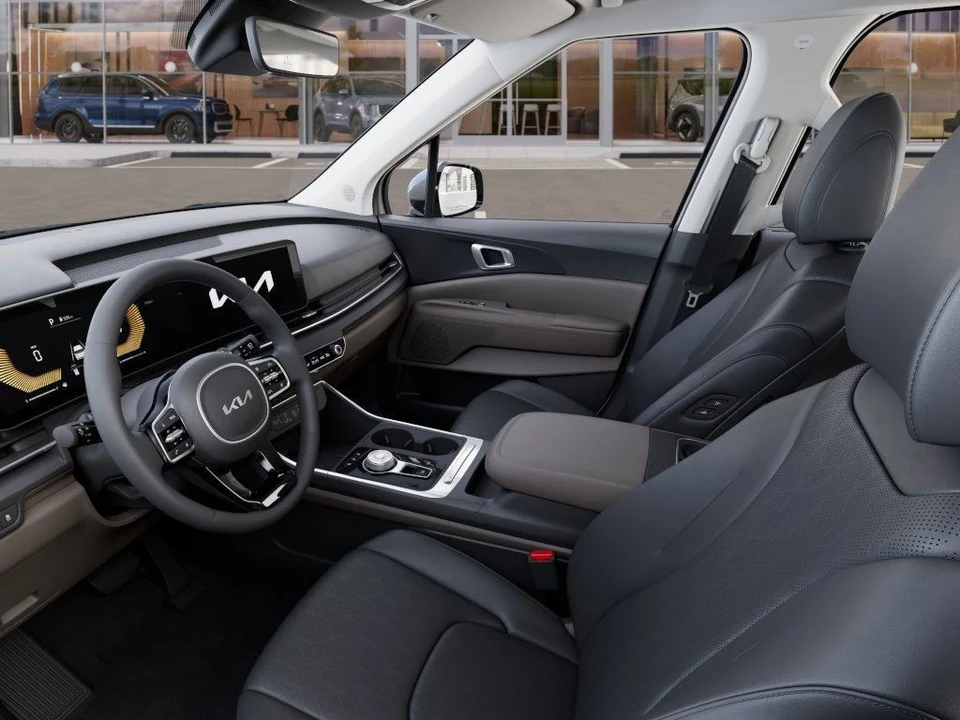 2026 Kia Carnival - Image 17 of 21