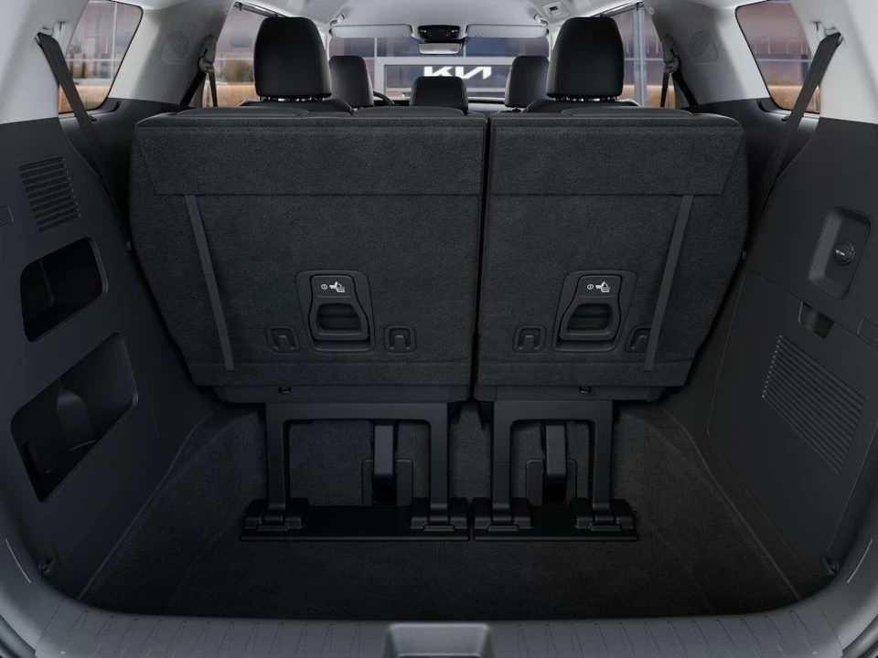 2026 Kia Carnival - Image 19 of 21