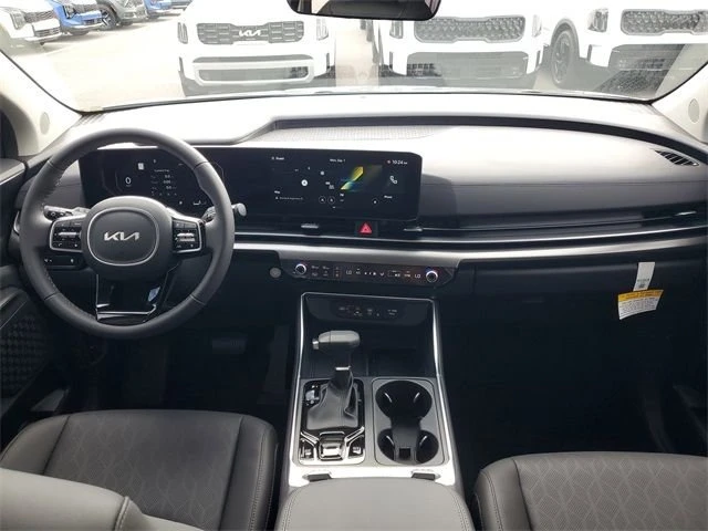 2026 Kia Carnival - Image 18 of 20