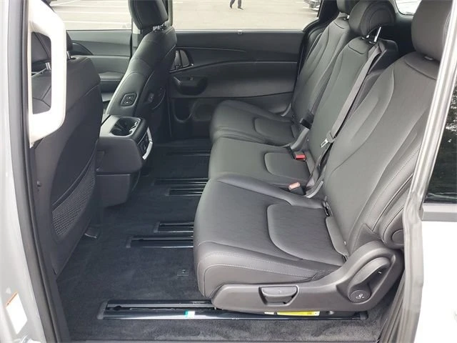 2026 Kia Carnival - Image 16 of 20