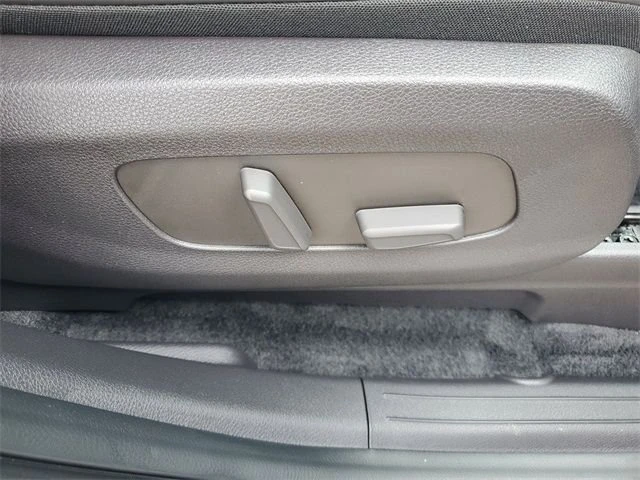 2026 Kia Carnival - Image 9 of 20