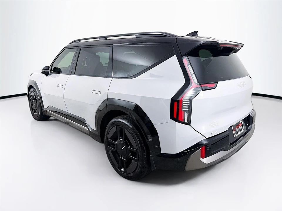2026 Kia EV9 - Image 5 of 21