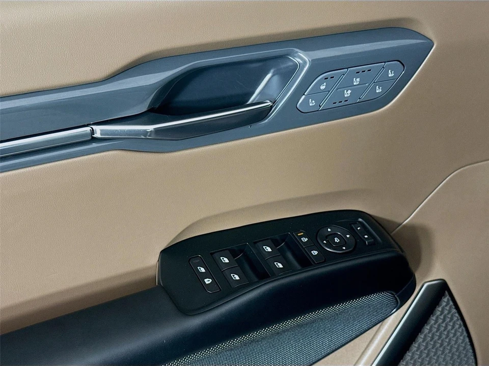 2026 Kia EV9 - Image 18 of 21