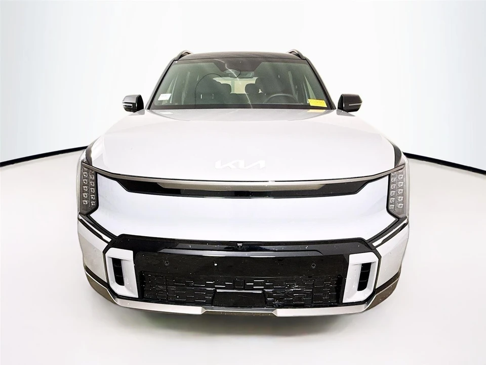 2026 Kia EV9 - Image 2 of 14