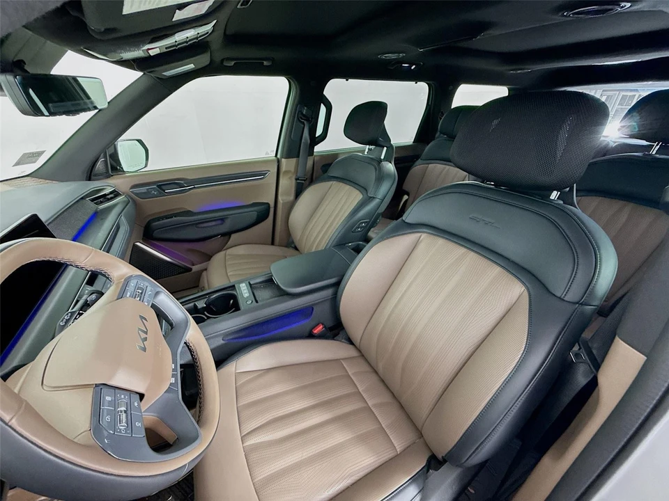 2026 Kia EV9 - Image 12 of 14