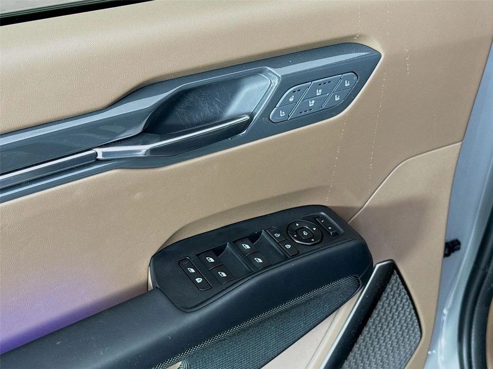 2026 Kia EV9 - Image 10 of 14