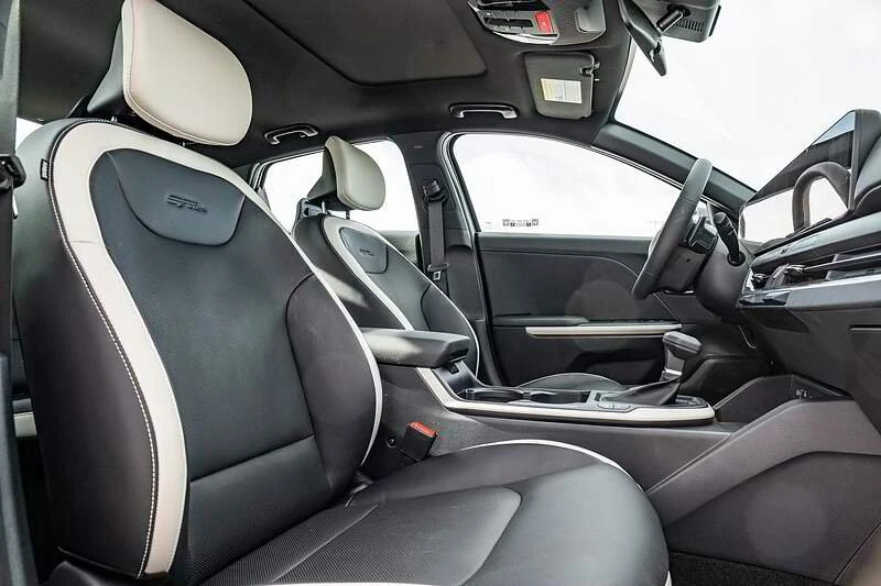 2026 Kia K4 - Image 8 of 10
