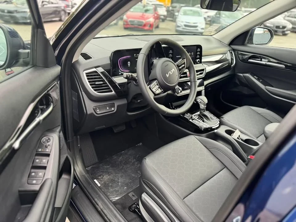 2026 Kia Seltos - Image 2 of 20
