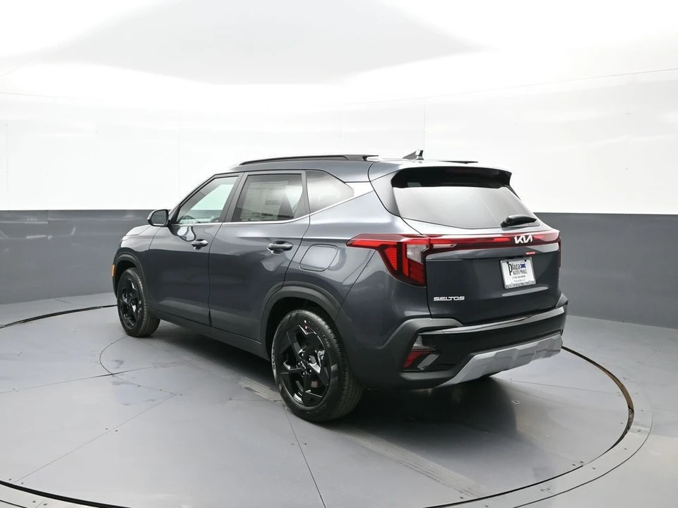 2026 Kia Seltos - Image 8 of 12