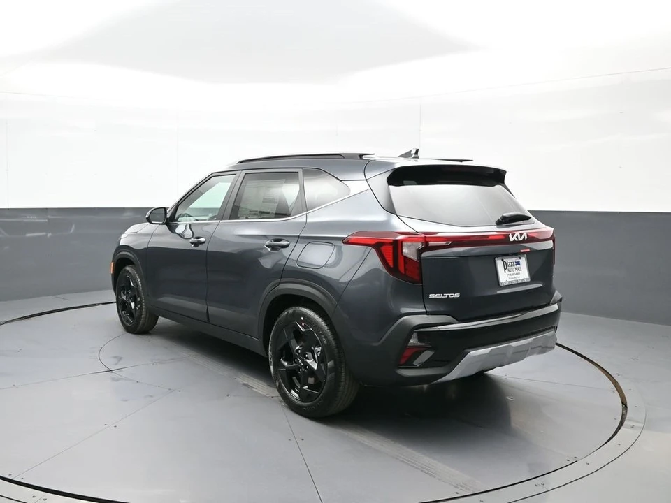 2026 Kia Seltos - Image 8 of 12