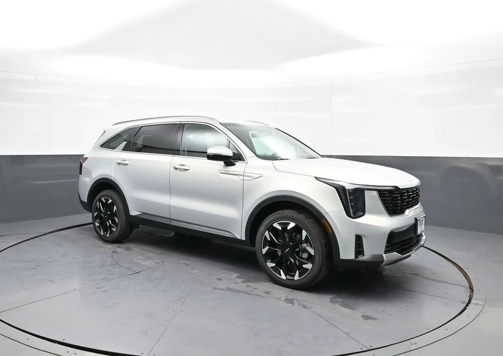 2026 Kia Sorento - Image 4 of 21