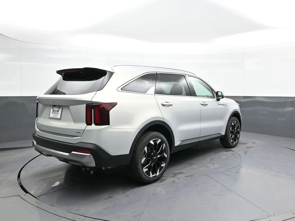 2026 Kia Sorento - Image 6 of 21