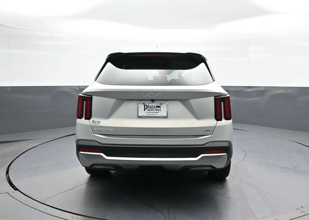 2026 Kia Sorento - Image 7 of 21