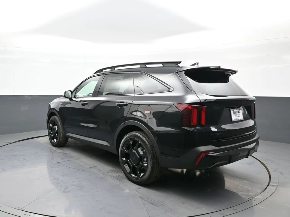 2026 Kia Sorento - Image 8 of 21