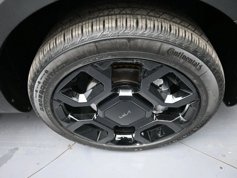 2026 Kia Sorento - Image 13 of 21