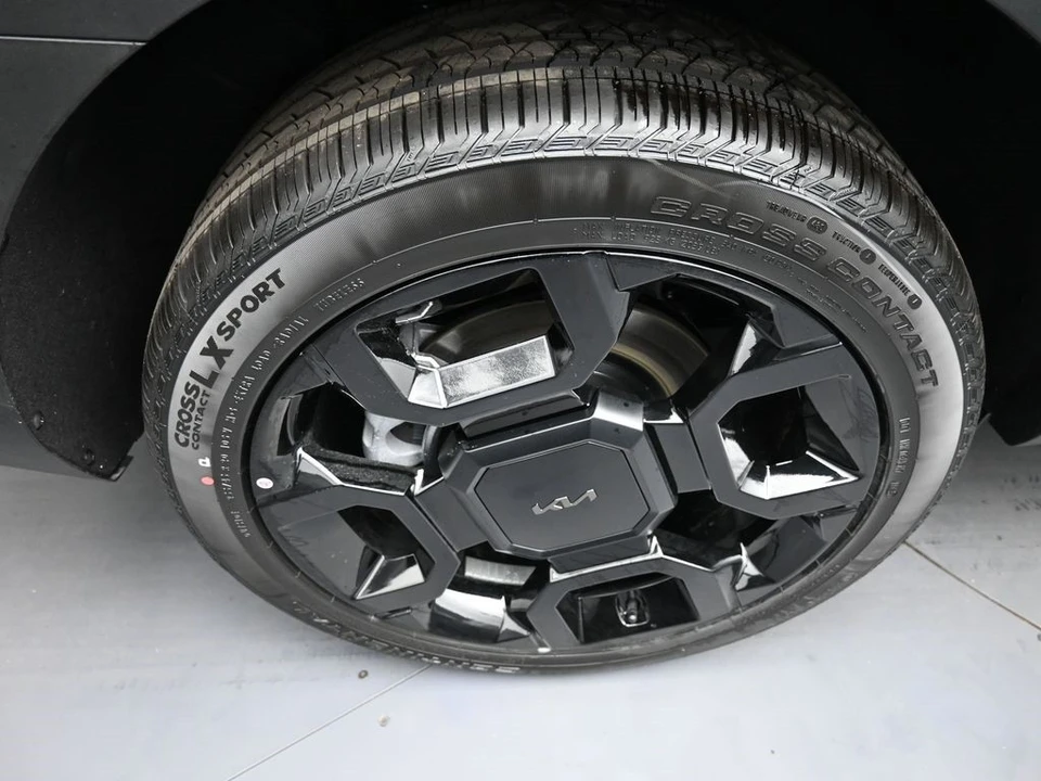 2026 Kia Sorento - Image 12 of 21
