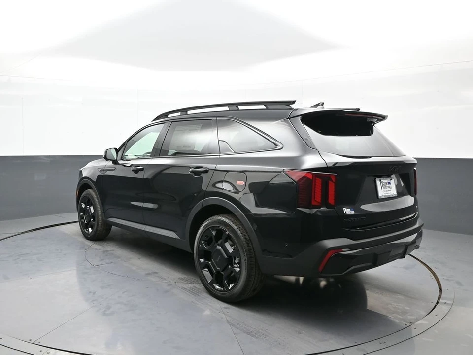 2026 Kia Sorento - Image 8 of 21