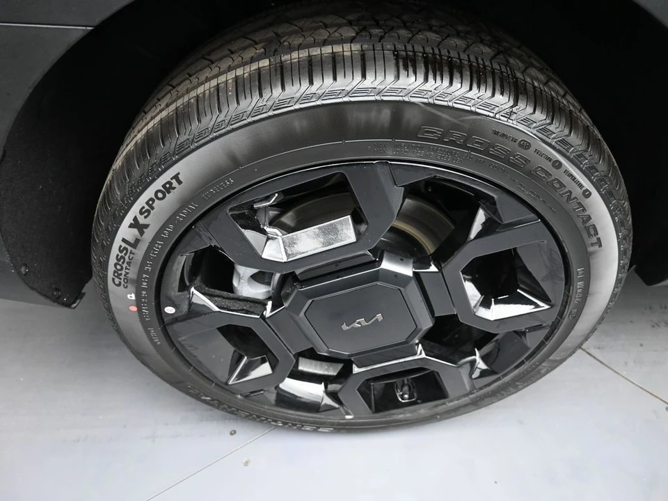 2026 Kia Sorento - Image 12 of 21