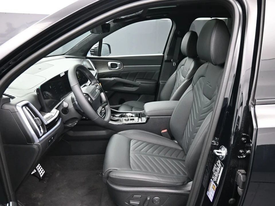 2026 Kia Sorento - Image 19 of 21