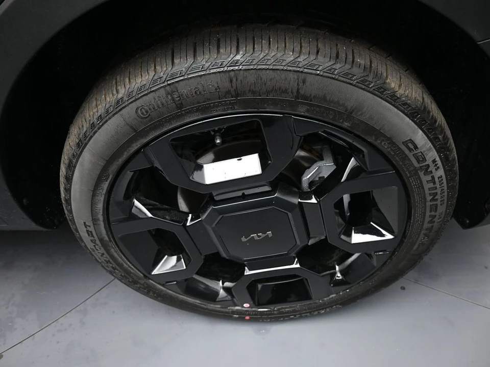 2026 Kia Sorento - Image 13 of 21