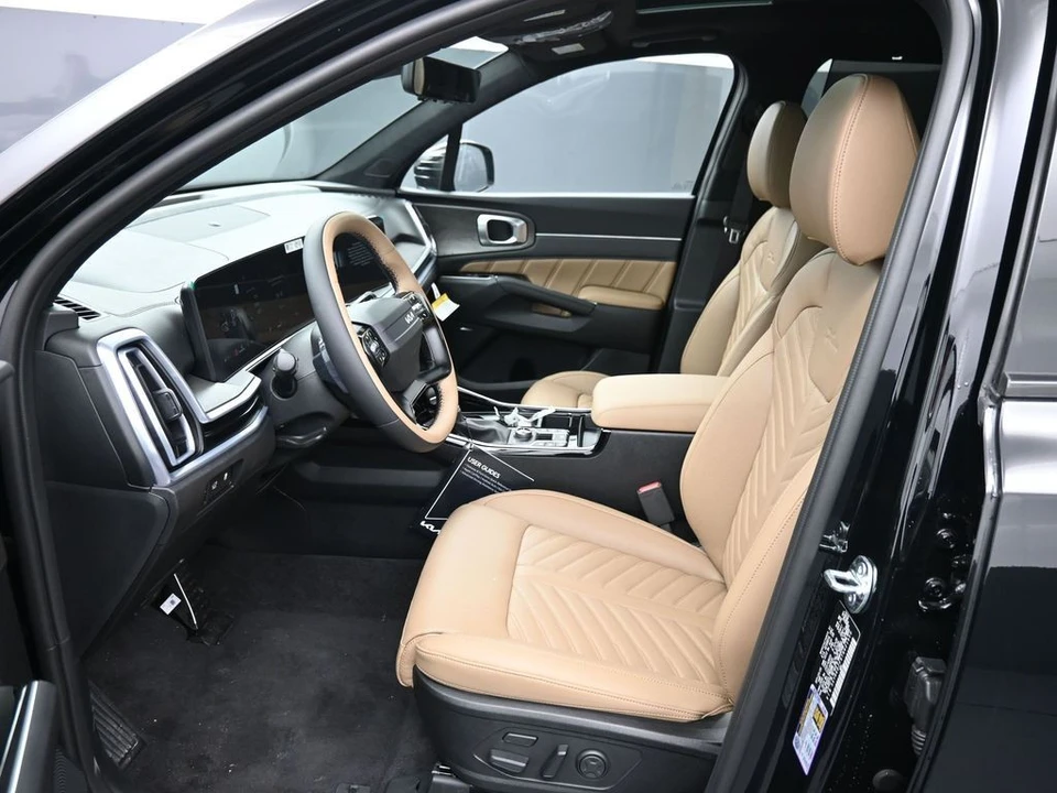 2026 Kia Sorento - Image 19 of 21