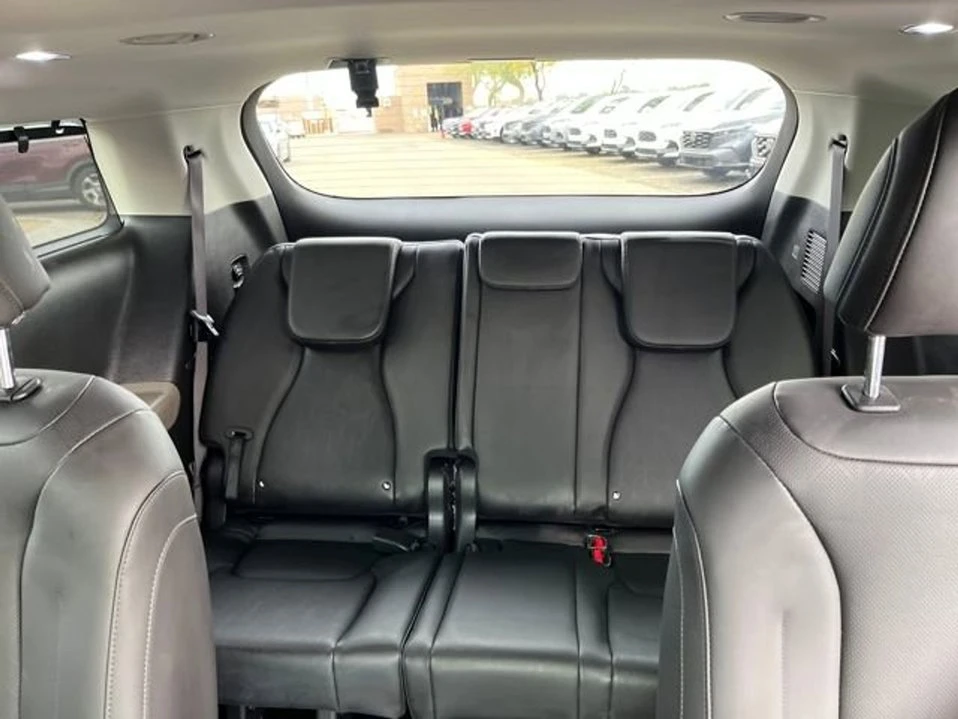 2026 Kia Carnival - Image 8 of 10